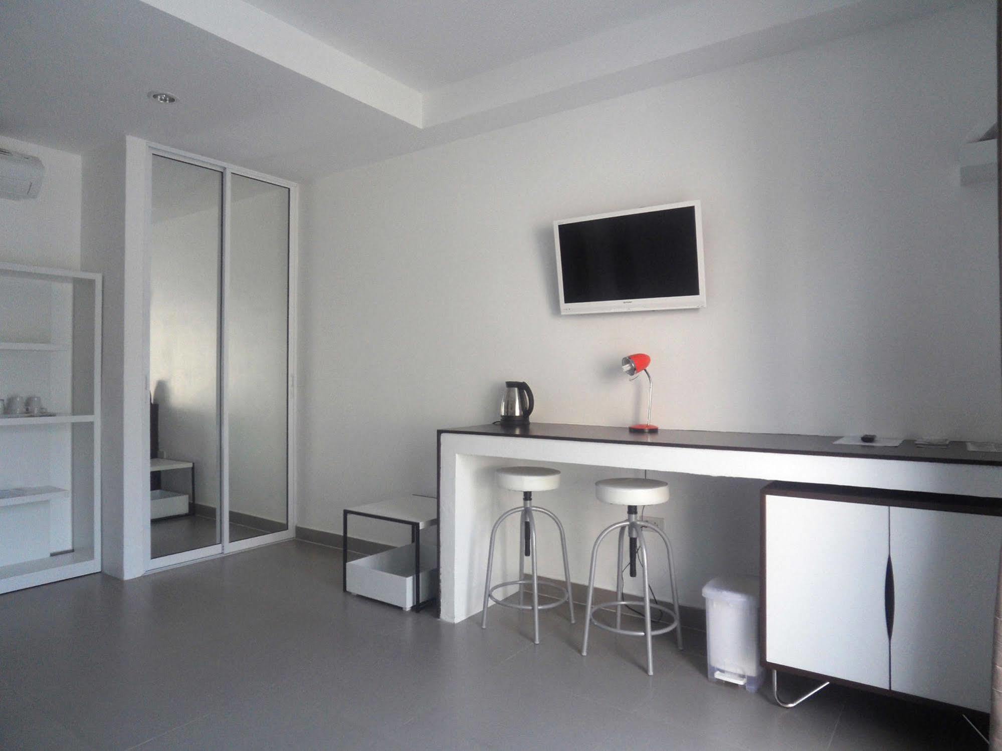 Gp Rooms Pool Guesthouse Pattaya Exterior photo