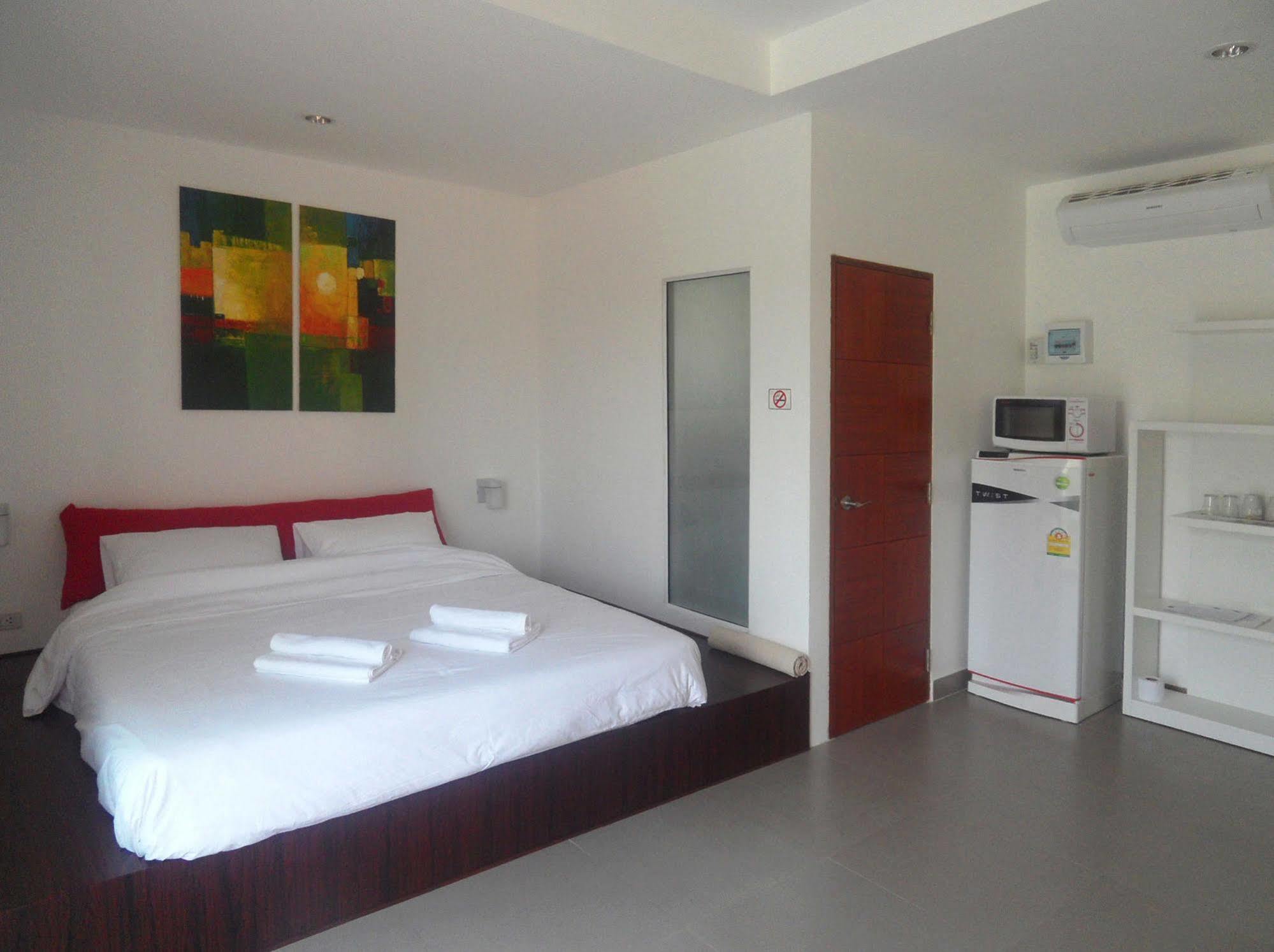 Gp Rooms Pool Guesthouse Pattaya Exterior photo